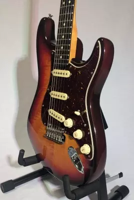Fender - 70th Anniversary American Professional II Stratocaster, Rosewood Fingerboard - Comet Burst 4